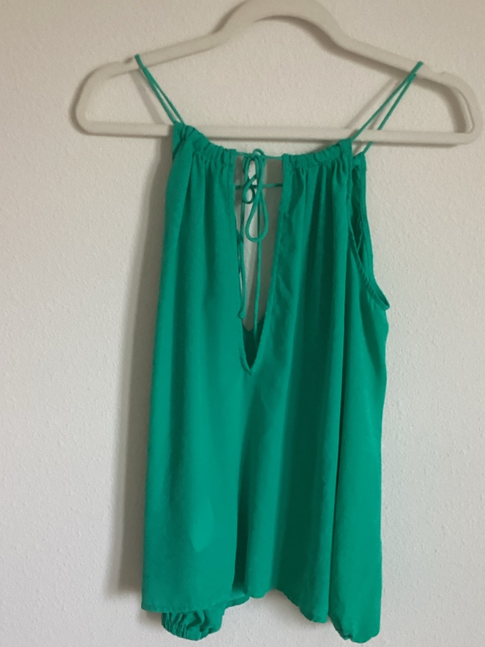 Women’s Emerald Green Spaghetti Strap V-Neck Tank Top